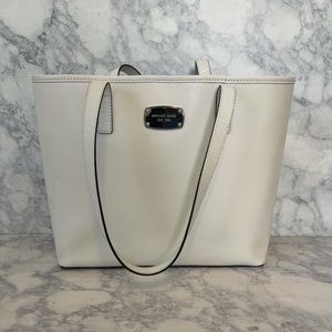✨Michael Kors✨ White Snap Closure Purse
